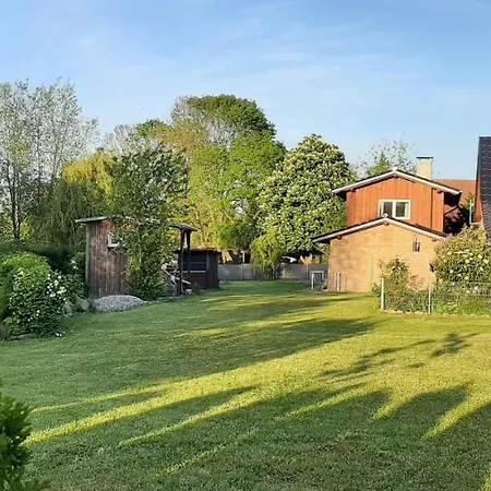 Ferienhaus Flotte Biene In Buggow Rubkow Exterior photo
